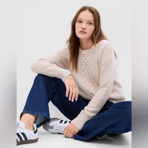 Gap Cable knit Crewneck Sweater. Sz M. Dull pink rose